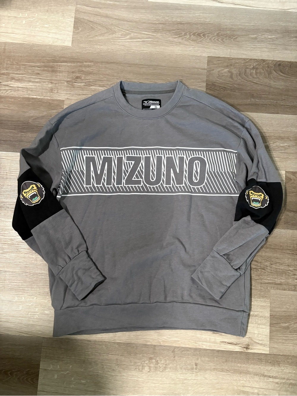 Mizuno Men's Performance Gray Logo Crewneck Sweatshirt